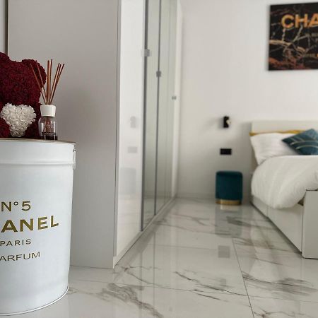 Maison Chanel Milano Exteriör bild